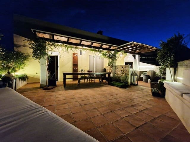 3 bedroom Townhouse for sale in Altea with pool garage - € 590,000 (Ref: 9673839)