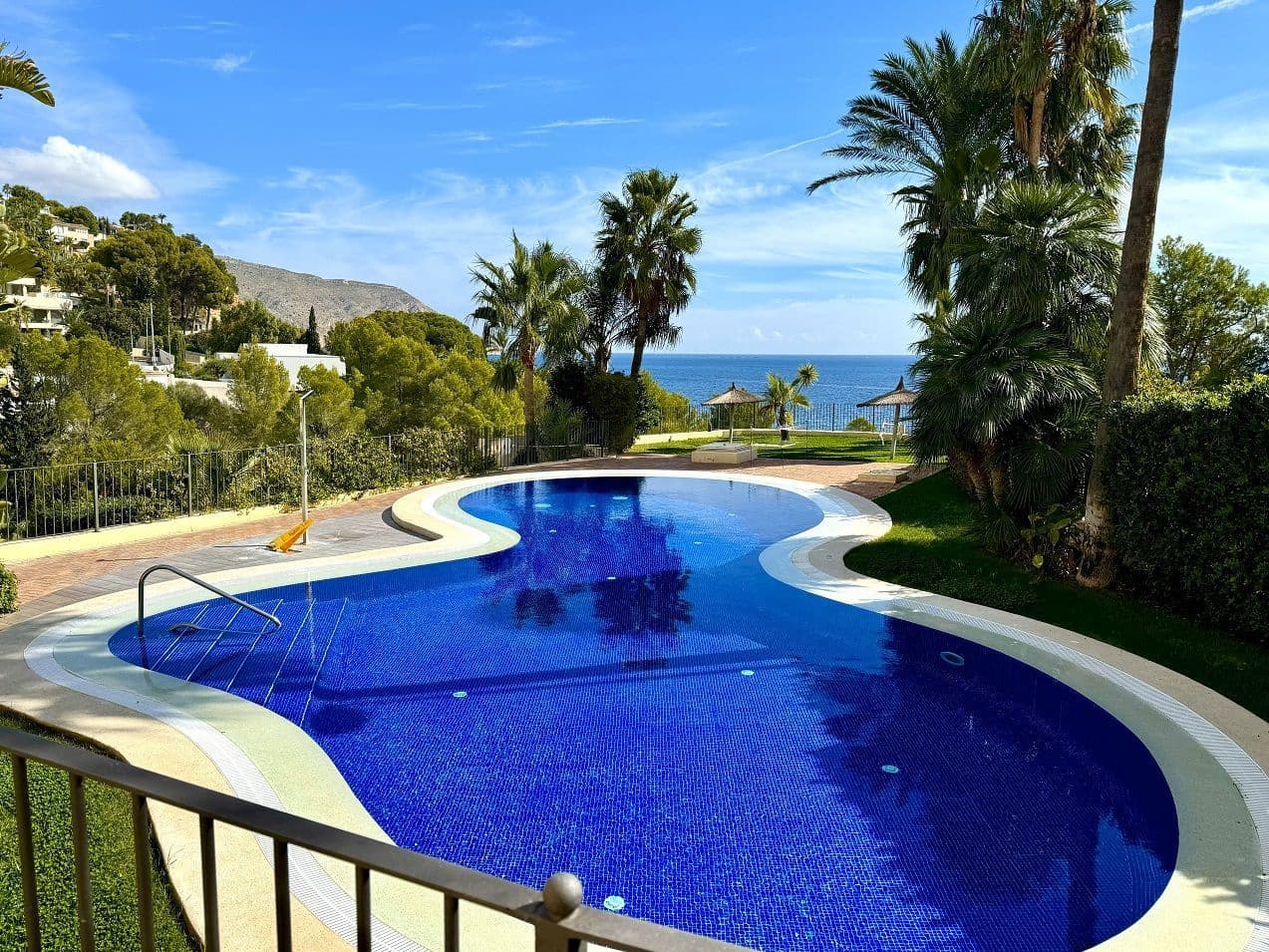 3 bedroom Townhouse for sale in Altea with pool garage - € 590,000 (Ref: 9673839)