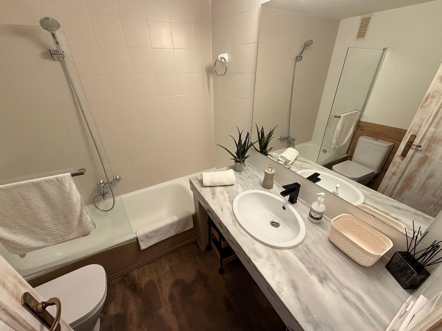 Apartamento de 2 habitaciones en Altea en alquiler con piscina garaje - 1.400 € (Ref: 9737999)