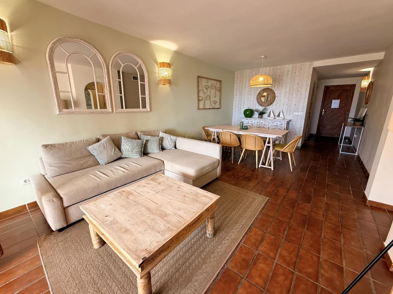 Apartamento de 2 habitaciones en Altea en alquiler con piscina garaje - 1.400 € (Ref: 9737999)