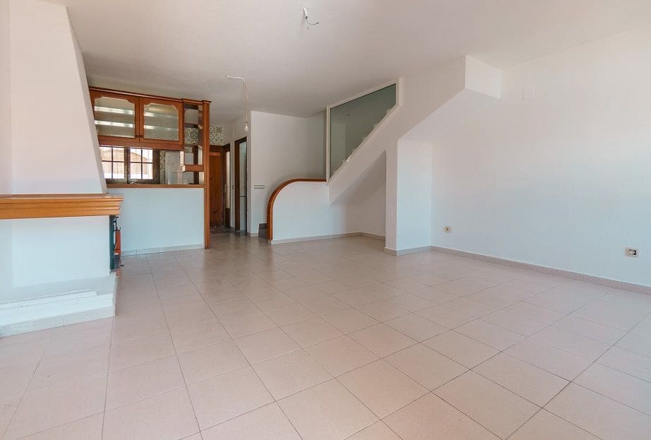 3 soverom Kjedet enebolig til salgs i Albir med svømmebasseng - € 361 500 (Ref: 9787989)