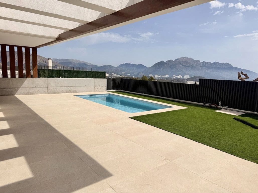 3 sovrum Villa till salu i Polop med pool garage - 514 400 € (Ref: 9811268)