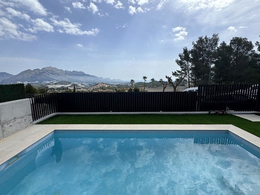 3 sovrum Villa till salu i Polop med pool garage - 514 400 € (Ref: 9811268)