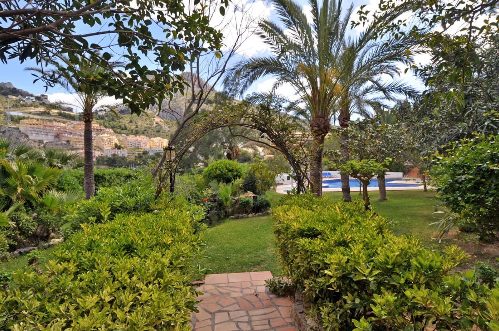 2 soveværelse Lejlighed til salg i Altea med swimmingpool garage - € 335.000 (Ref: 9822026)
