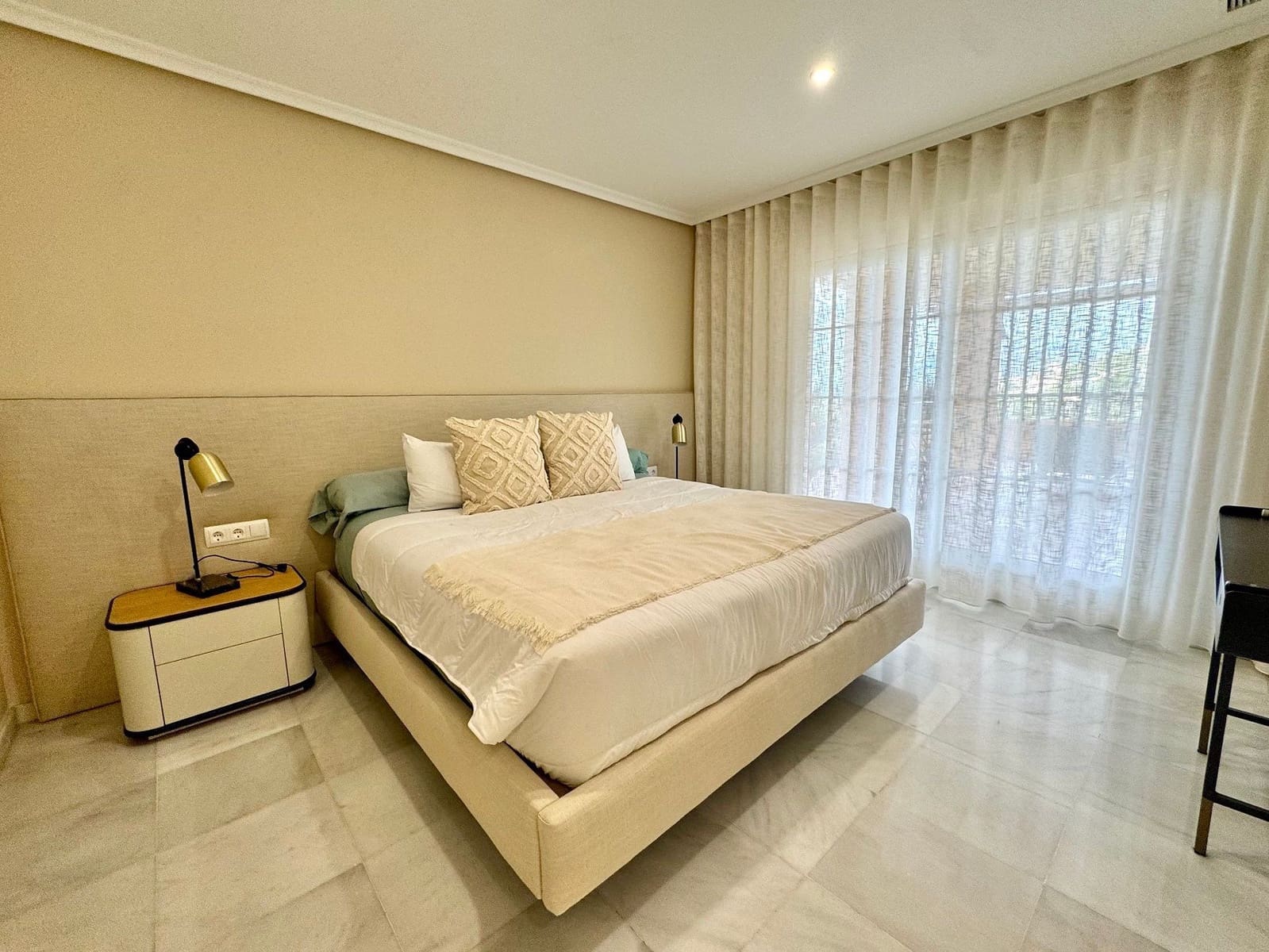 3 sypialnia Apartament do wynajęcia w Altea z basenem garażem - 3 500 € (Ref: 9822028)