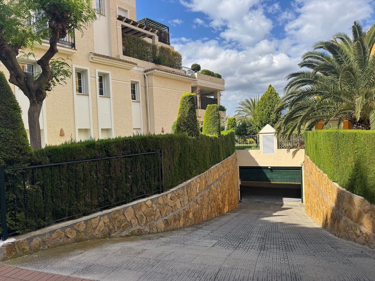 3 sypialnia Apartament do wynajęcia w Altea z basenem garażem - 3 500 € (Ref: 9822028)