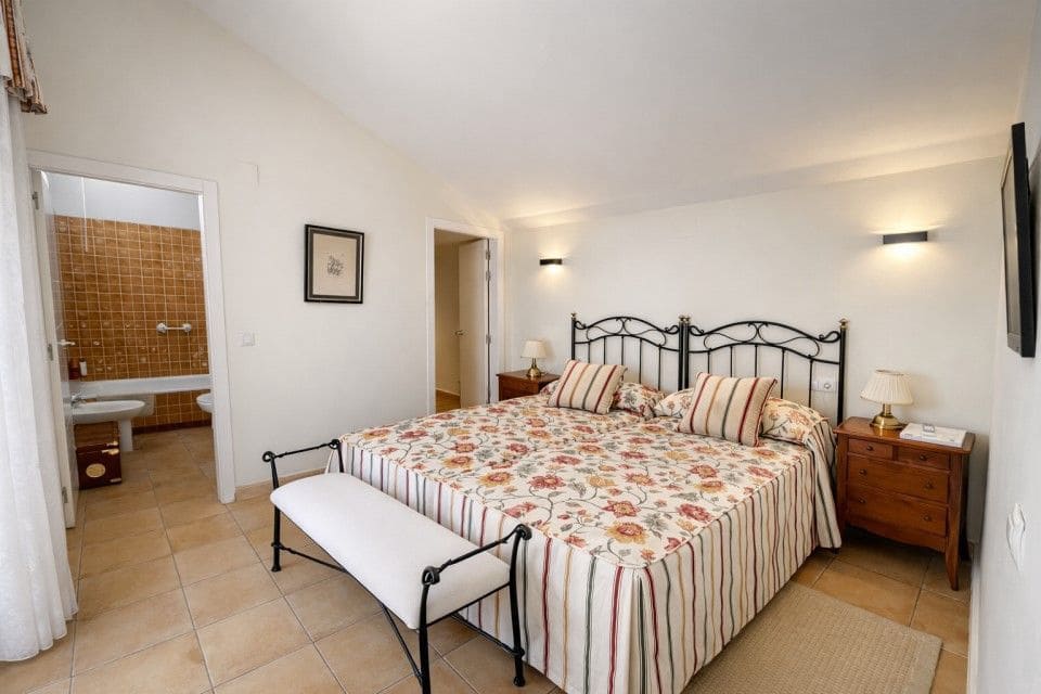 3 bedroom Townhouse for sale in Altea with pool garage - € 525,000 (Ref: 9849016)