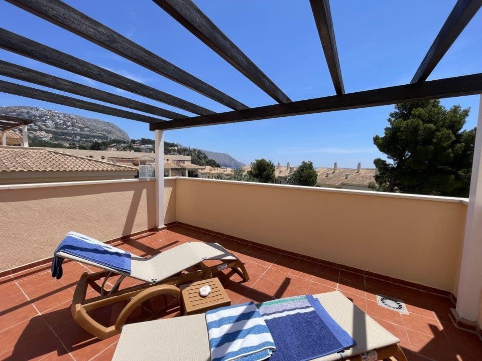 3 bedroom Townhouse for sale in Altea with pool garage - € 525,000 (Ref: 9849016)
