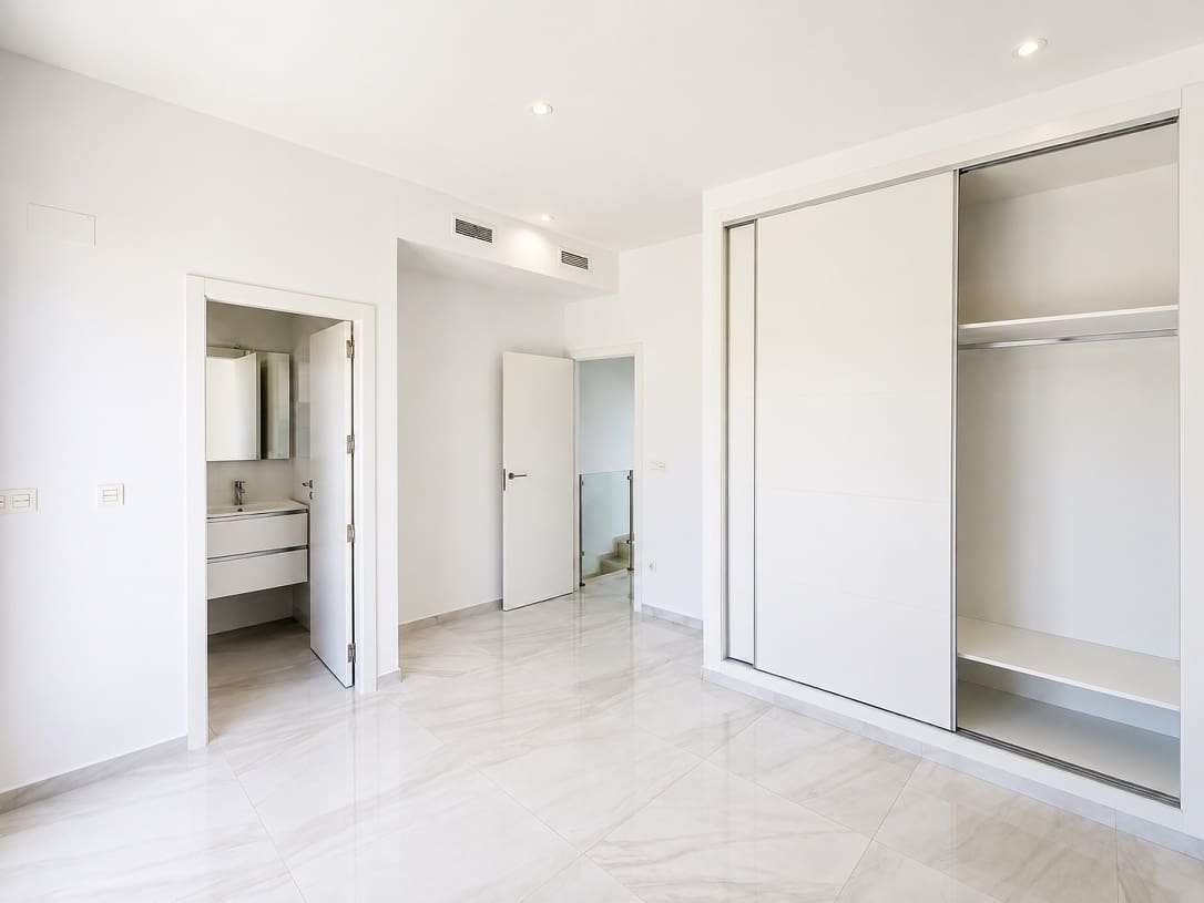 3 sypialnia Willa na sprzedaż w Polop z basenem garażem - 469 000 € (Ref: 9864054)