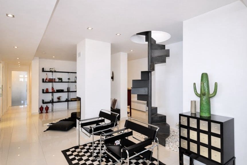 4 soverom Penthouse til salgs i Benidorm med svømmebasseng garasje - € 1 450 000 (Ref: 9877921)