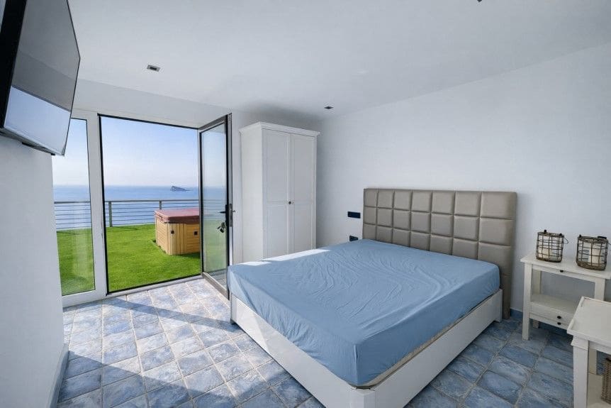 4 soverom Penthouse til salgs i Benidorm med svømmebasseng garasje - € 1 450 000 (Ref: 9877921)