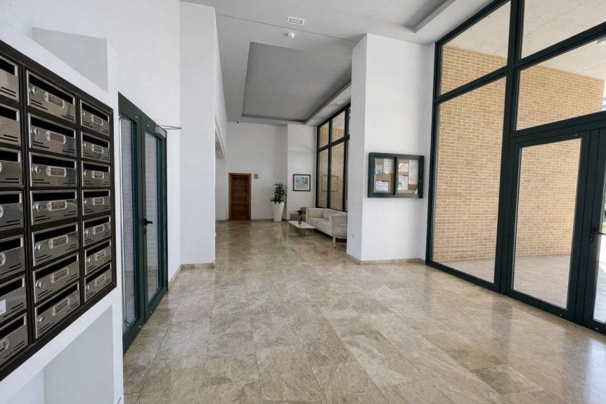 4 soverom Penthouse til salgs i Benidorm med svømmebasseng garasje - € 1 450 000 (Ref: 9877921)