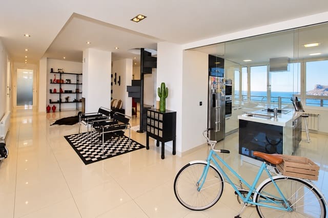 4 sypialnia Penthouse na sprzedaż w Benidorm z basenem garażem - 1 450 000 € (Ref: 9877921)