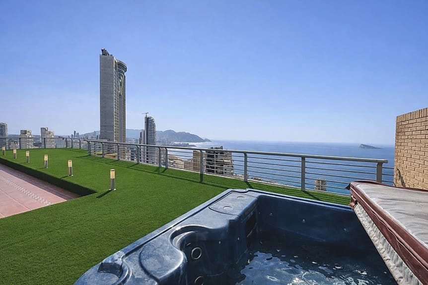 4 soverom Penthouse til salgs i Benidorm med svømmebasseng garasje - € 1 450 000 (Ref: 9877921)