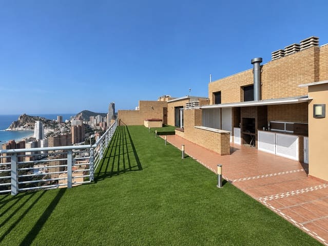 4 sypialnia Penthouse na sprzedaż w Benidorm z basenem garażem - 1 450 000 € (Ref: 9877921)