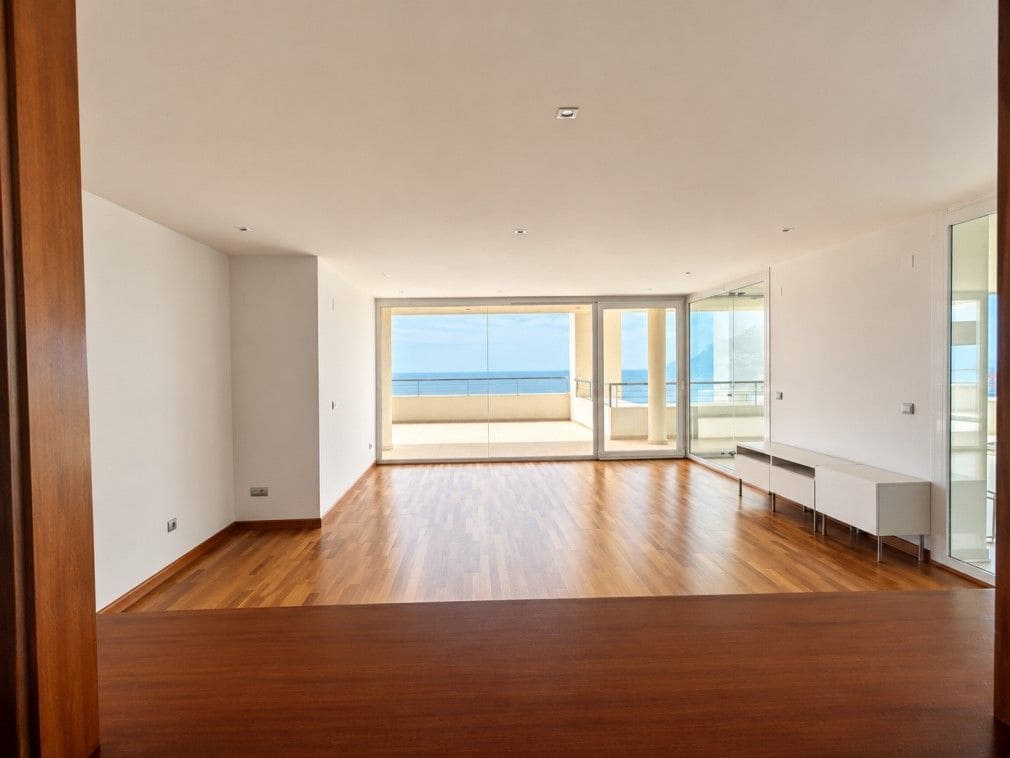 3 sypialnia Apartament na sprzedaż w Altea z basenem garażem - 990 000 € (Ref: 9902818)
