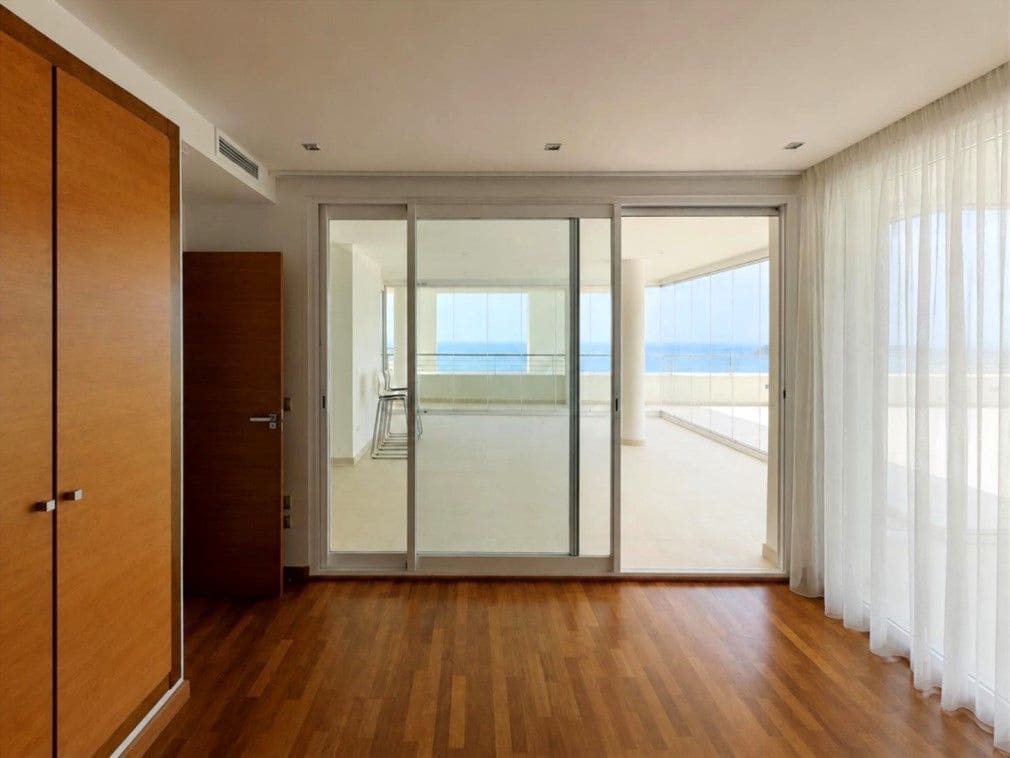 3 sypialnia Apartament na sprzedaż w Altea z basenem garażem - 990 000 € (Ref: 9902818)