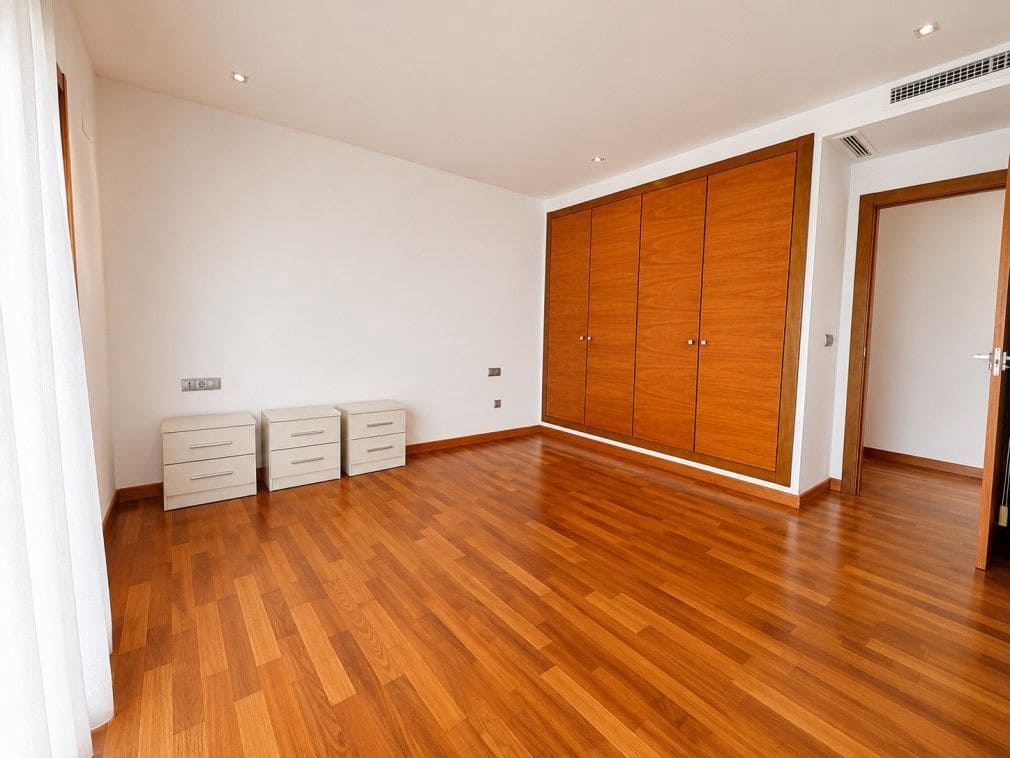 3 sypialnia Apartament na sprzedaż w Altea z basenem garażem - 990 000 € (Ref: 9902818)