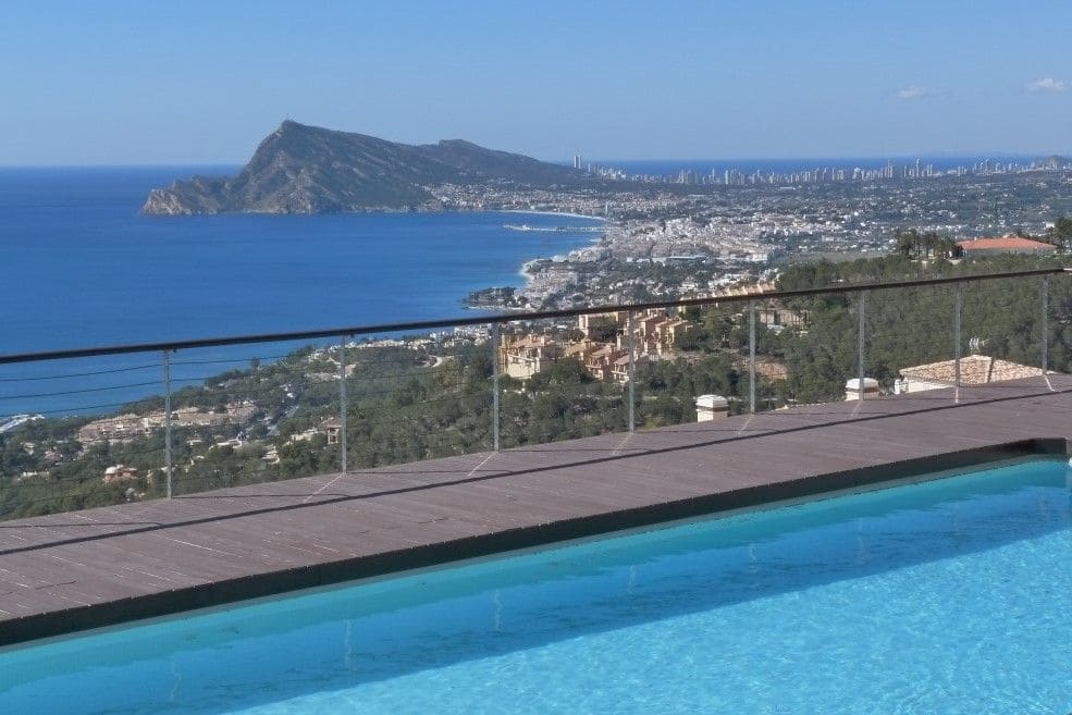 3 sypialnia Apartament na sprzedaż w Altea z basenem garażem - 990 000 € (Ref: 9902818)