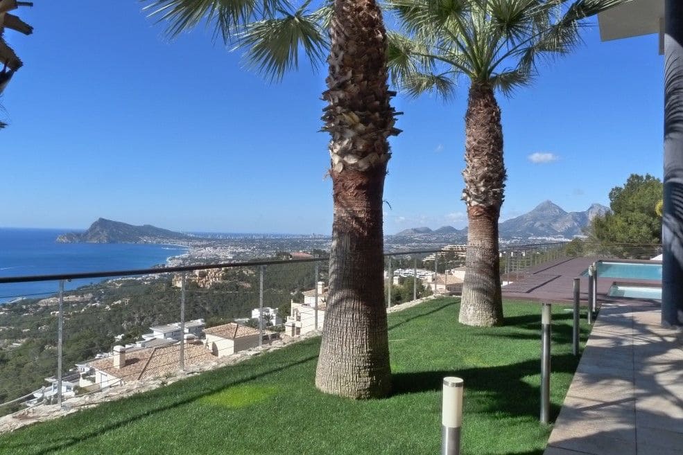 3 sypialnia Apartament na sprzedaż w Altea z basenem garażem - 990 000 € (Ref: 9902818)