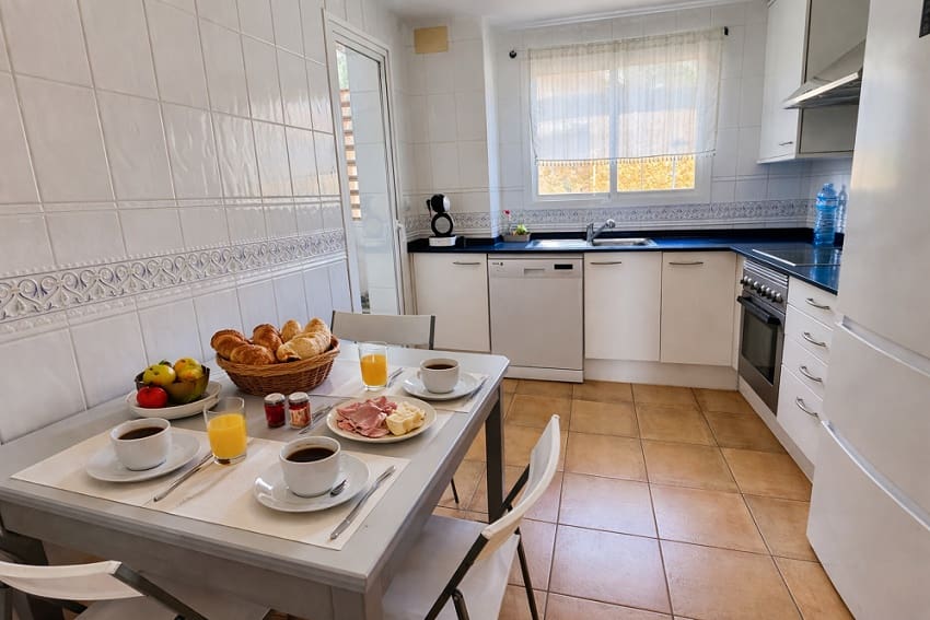 3 sovrum Lägenhet att hyra i Altea med pool garage - 1 500 € (Ref: 9906806)