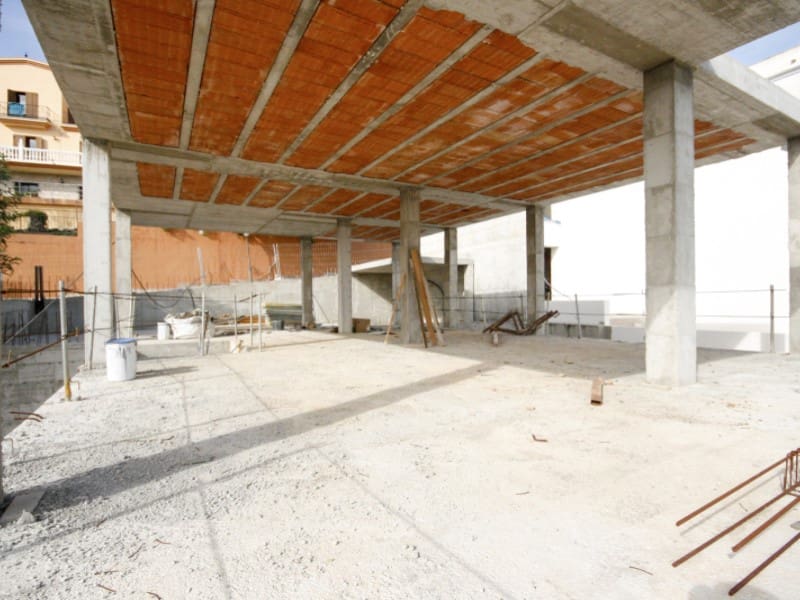 3 soveværelse Villa til salg i Coin med garage - € 460.000 (Ref: 10161206)