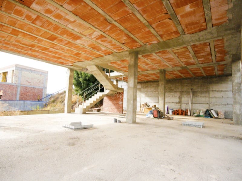3 soveværelse Villa til salg i Coin med garage - € 460.000 (Ref: 10161206)