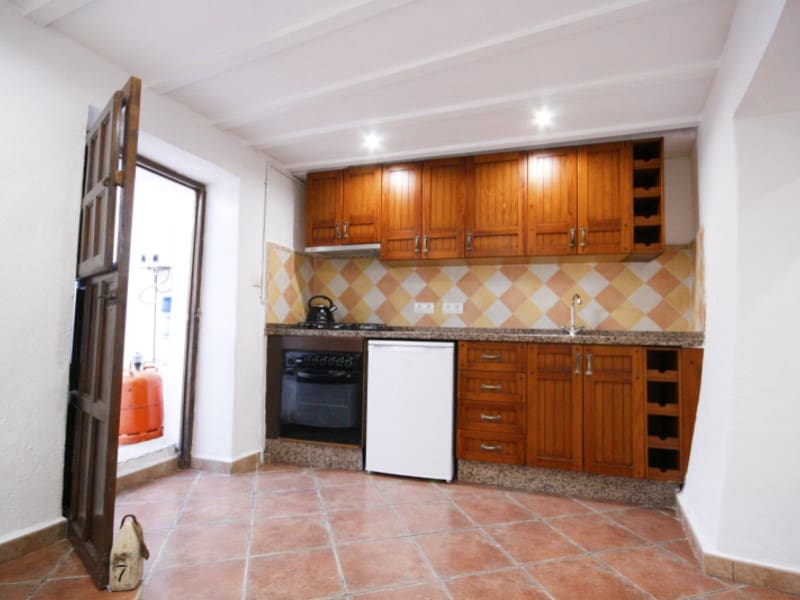 2 slaapkamer Huis te huur in Guaro - € 750 (Ref: 10176992)