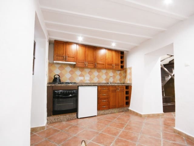 Casa de 2 habitaciones en Guaro en alquiler - 750 € (Ref: 10176992)