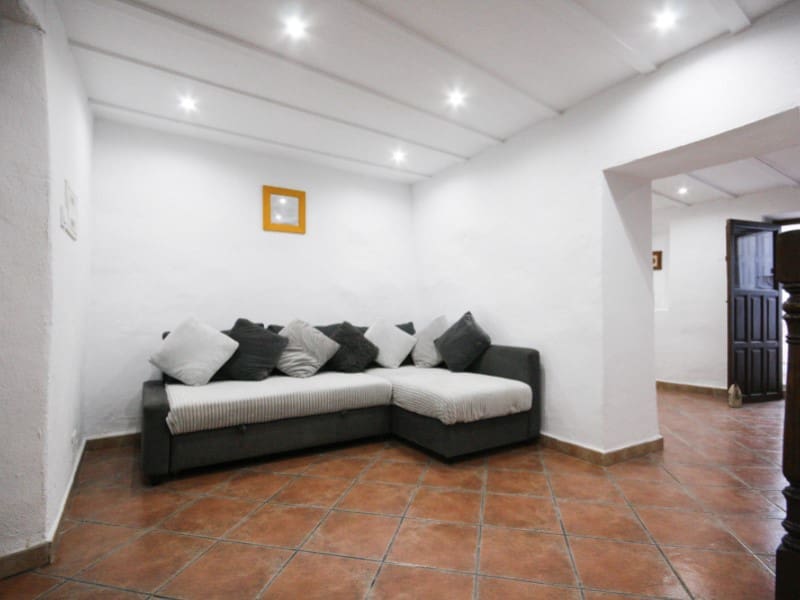 2 slaapkamer Huis te huur in Guaro - € 750 (Ref: 10176992)