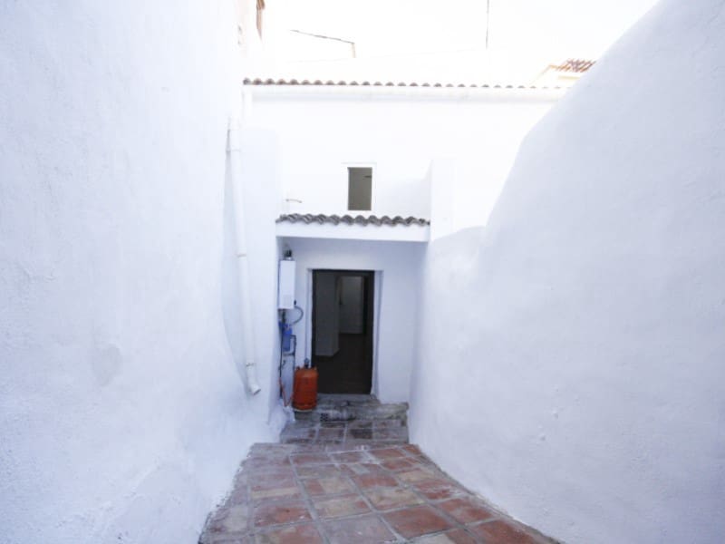2 slaapkamer Huis te huur in Guaro - € 750 (Ref: 10176992)