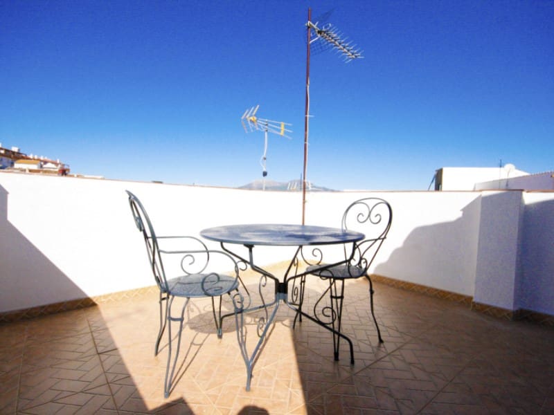 2 slaapkamer Huis te huur in Guaro - € 750 (Ref: 10176992)