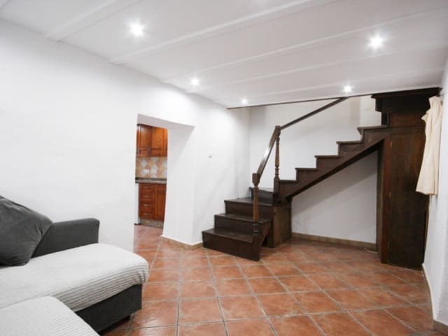 Casa de 2 habitaciones en Guaro en alquiler - 750 € (Ref: 10176992)