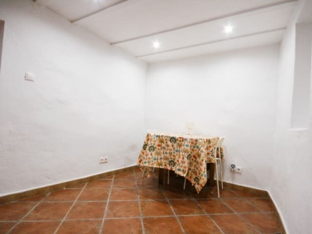 Casa de 2 habitaciones en Guaro en alquiler - 750 € (Ref: 10176992)