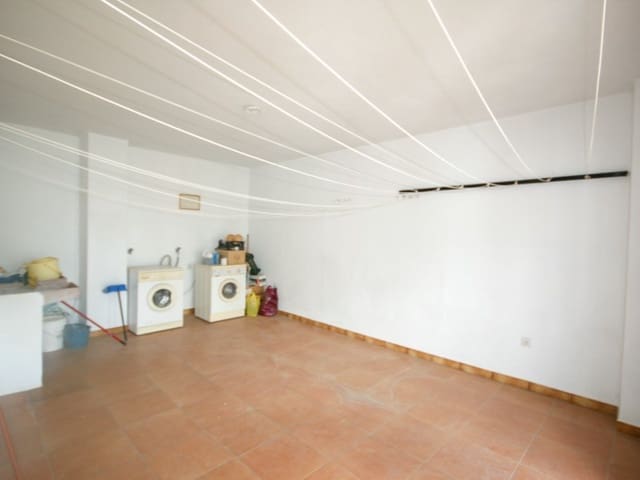 11 makuuhuone Omakotitalo myytävänä paikassa Tolox mukana 
autotalli - 397 950 € (Ref: 5890084)