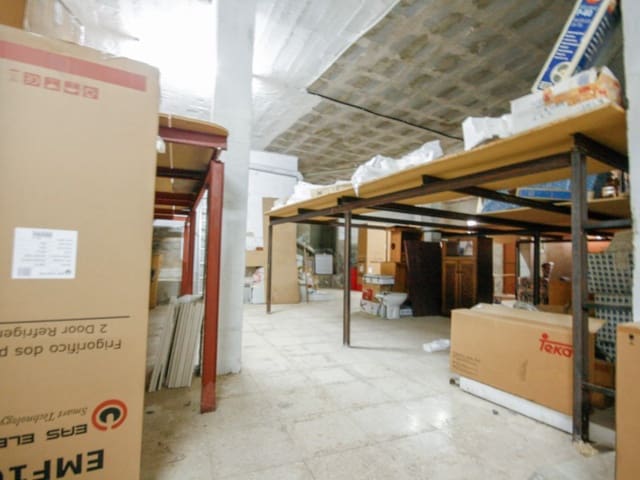 Asunto myytävänä paikassa Alora mukana 
autotalli - 425 000 € (Ref: 7555881)