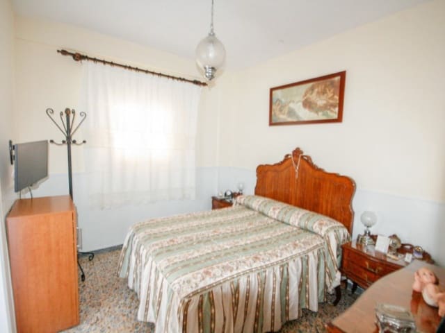 5 bedroom Townhouse for sale in Coín with garage - € 315,000 (Ref: 7561587)