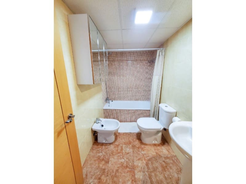 2 bedroom Flat for rent in Guaro with garage - € 800 (Ref: 7991655)