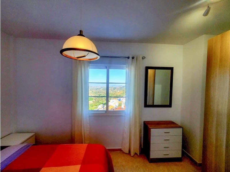 2 bedroom Flat for rent in Guaro with garage - € 800 (Ref: 7991655)