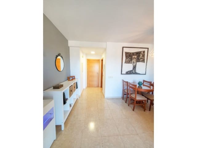 2 slaapkamer Flat te huur in Guaro met garage - € 800 (Ref: 7991655)