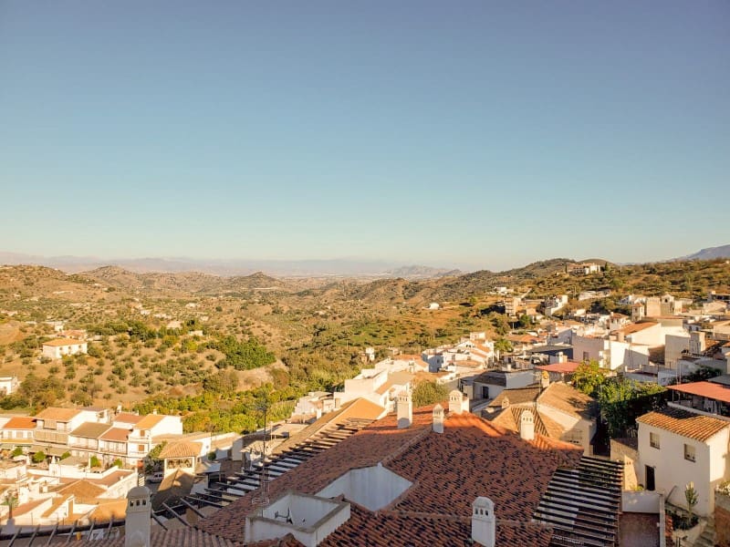 2 bedroom Flat for rent in Guaro with garage - € 800 (Ref: 7991655)