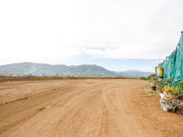 Finca/Landehus til salg i Coín - € 105.000 (Ref: 8082924)