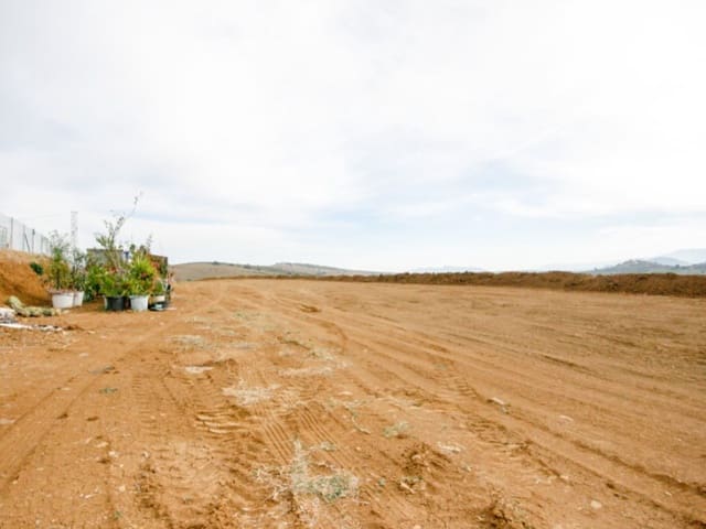 Finca/Landehus til salg i Coín - € 105.000 (Ref: 8082924)