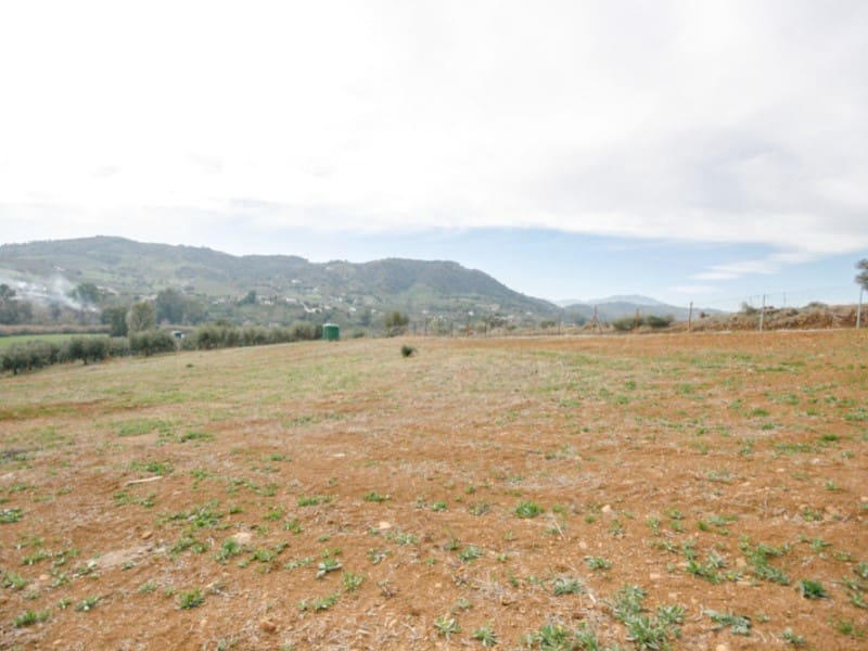 Finca/Country House for sale in Coin - € 105,000 (Ref: 8082924)