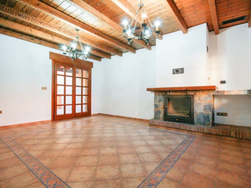 3 camera da letto Villetta Bifamiliare da affittare in Coin con garage - 1.400 € (Rif: 8109951)