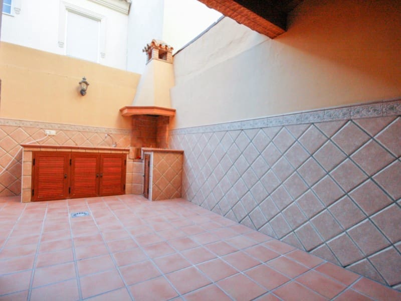 3 camera da letto Villetta Bifamiliare da affittare in Coin con garage - 1.400 € (Rif: 8109951)