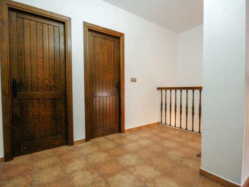 3 camera da letto Villetta Bifamiliare da affittare in Coin con garage - 1.400 € (Rif: 8109951)