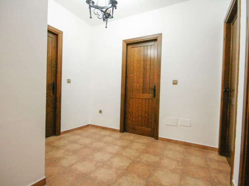 3 camera da letto Villetta Bifamiliare da affittare in Coin con garage - 1.400 € (Rif: 8109951)