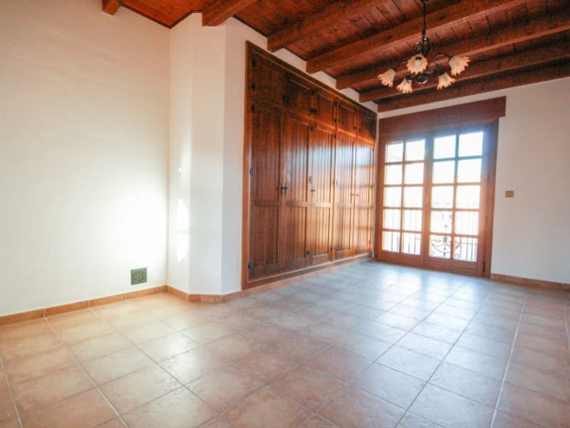 3 camera da letto Villetta Bifamiliare da affittare in Coin con garage - 1.400 € (Rif: 8109951)