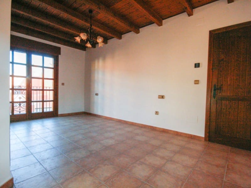 3 camera da letto Villetta Bifamiliare da affittare in Coin con garage - 1.400 € (Rif: 8109951)